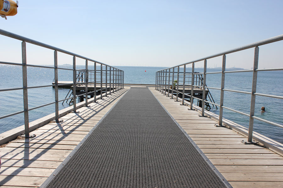 900x600Badebro.jpg