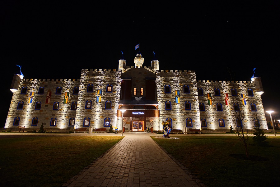 Castle by night_5.jpg