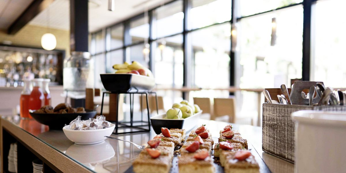 HUSET Middelfart kagebuffet cafe.jpg