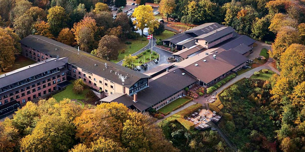 Munkebjerg Hotel drone efterår.jpg