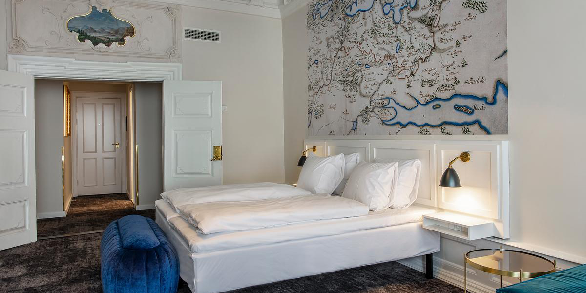 Room-The-Best-3225-1200x600.jpg