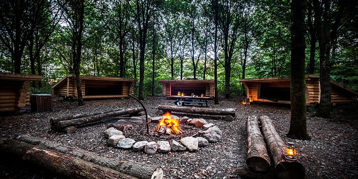 Shelterbyen - bålhygge.jpg