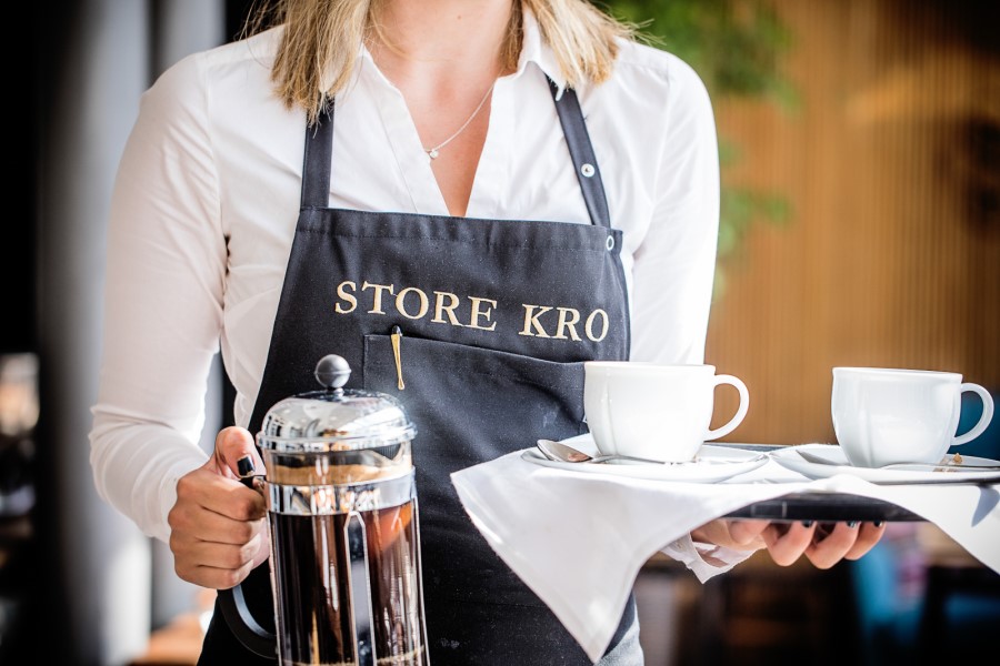 Tjener kaffe stemning 1.jpg