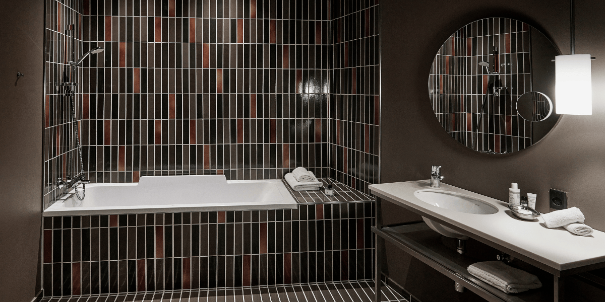 Hotel Ottilia - Bathroom (2).png