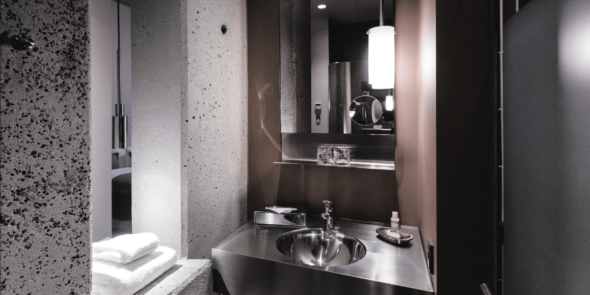 Hotel Ottilia - Bathroom (3).png