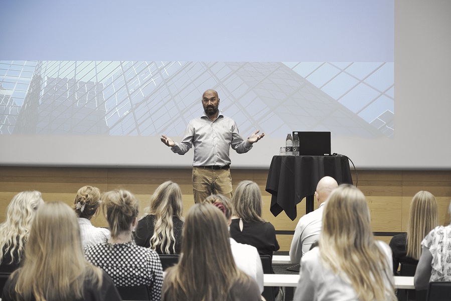Broholm 1.jpg